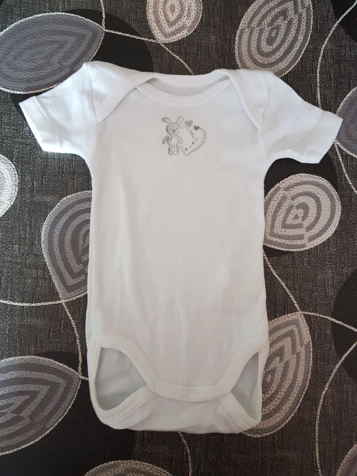 Body manches courtes - 3 mois