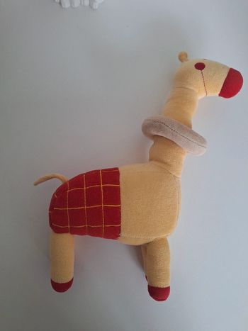 Peluche girafe avec grelot Dpam