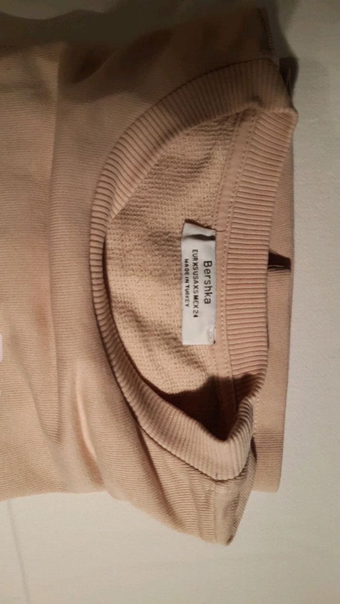 T-shirt Bershka rose clair en XS pour fille. - photo numéro 2