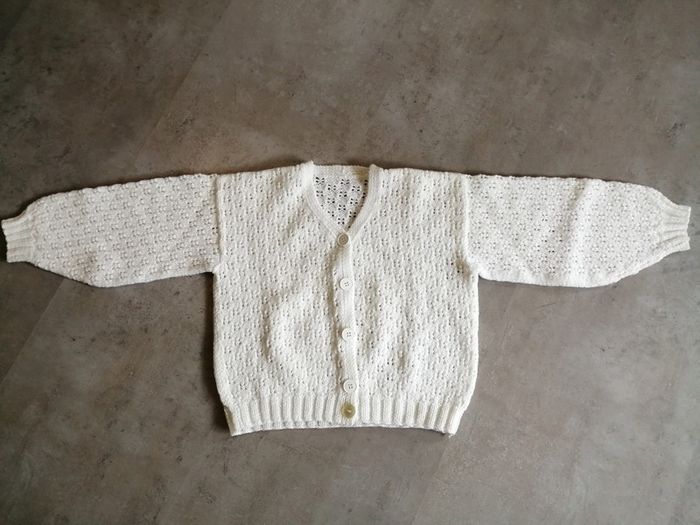Gilet tricoté main blanc Taille 4/6 ans