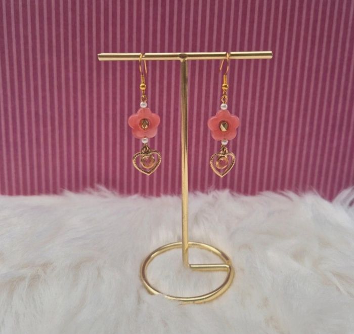 Boucles d’oreilles fleurs et coeurs - Bijoux - Fleurs - Coeurs - photo numéro 3