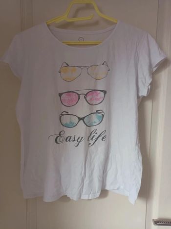 T-shirt blanc avec motif lunettes