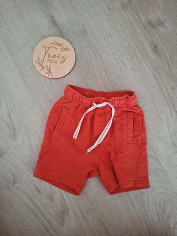 Short rouge 3 mois