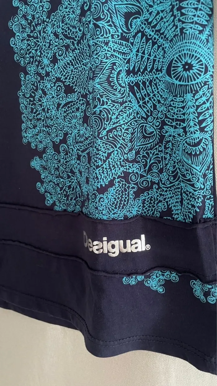 Haut desigual 13/14 ans - photo numéro 2