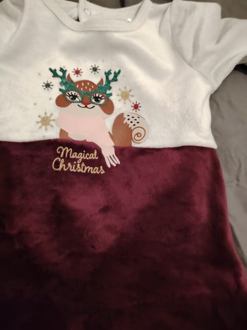 Pyjama velours sur le thème de Noël taille 3 mois ouverture dos