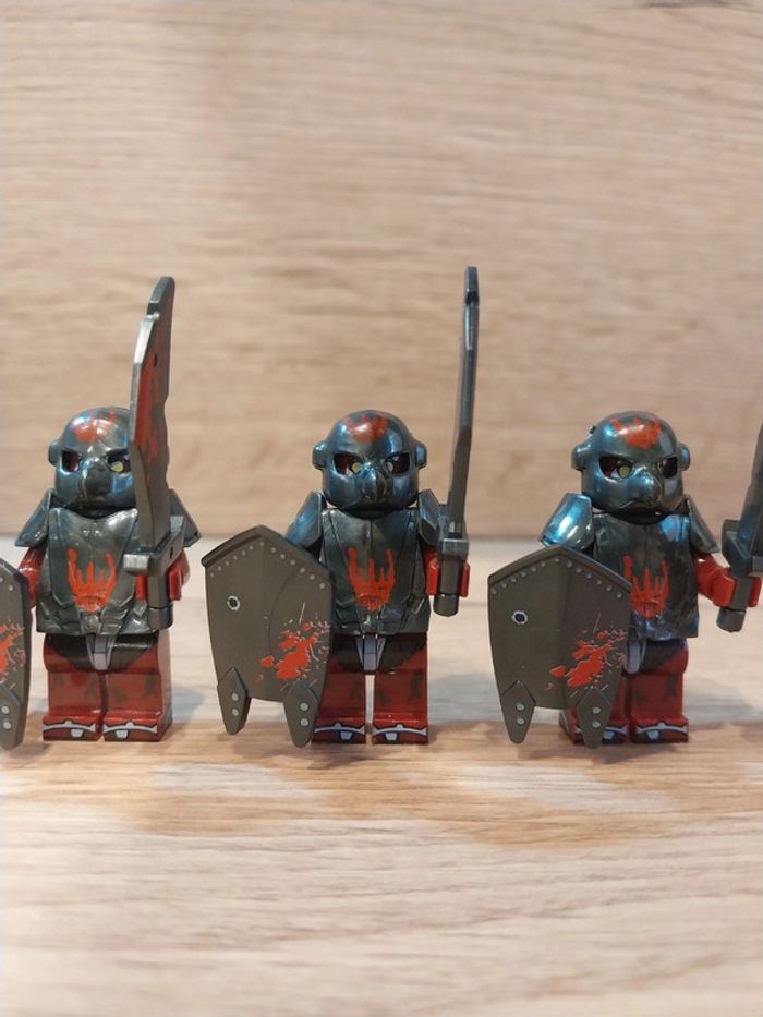Figurines type lego 4 guerriers orcs seigneur des anneaux - photo numéro 2