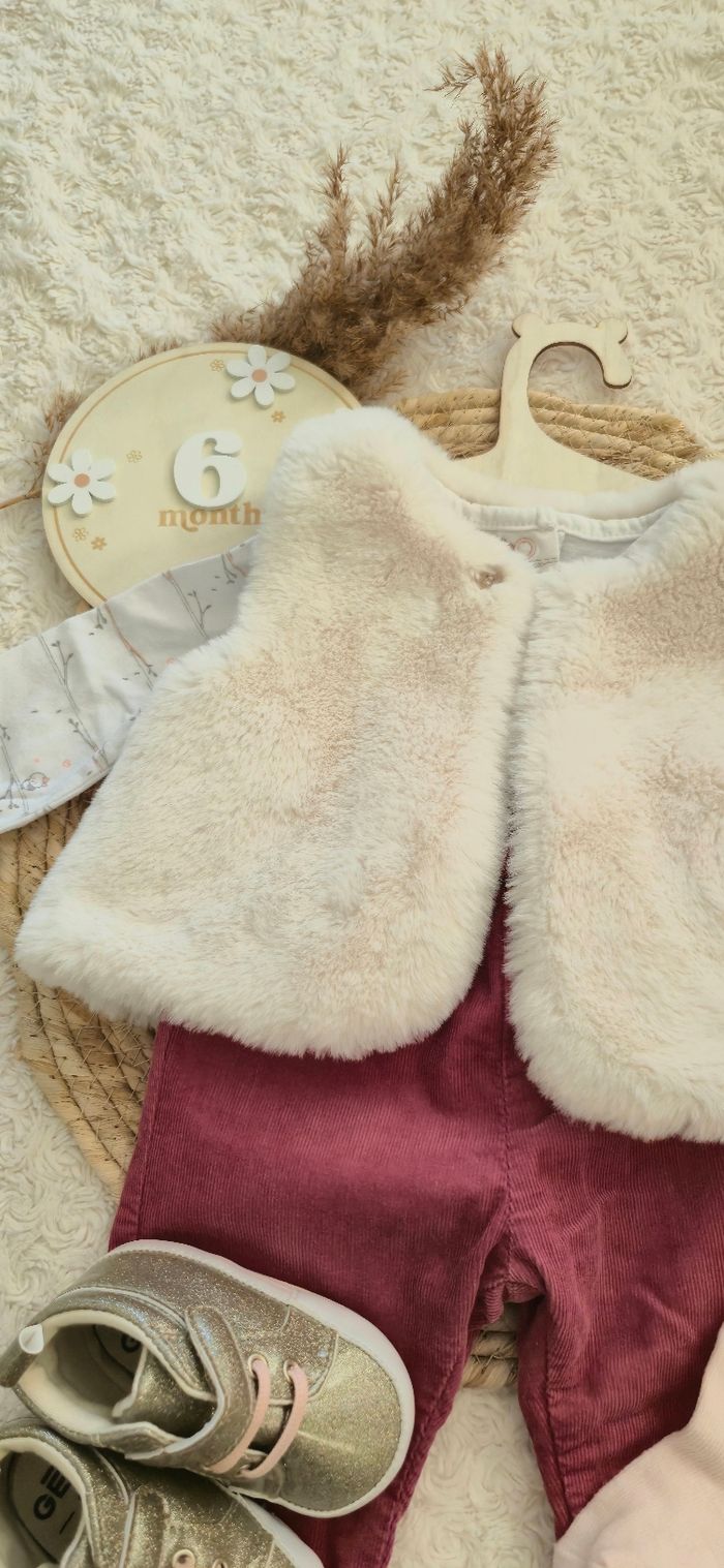 Ensemble pantalon, veste fourrure, tee-shirt 6 mois - photo numéro 3