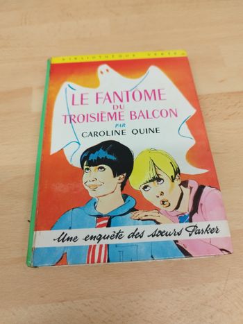 LE FANTOME DU TROISIÈME BALCON

PAR

CAROLINE QUINE

Une enquête des soeurs Parker