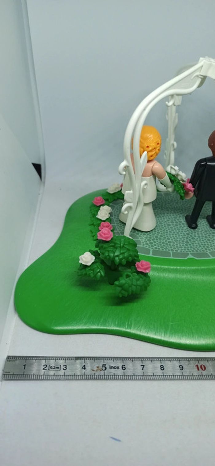 Couple de mariés avec décor playmobil - photo numéro 3