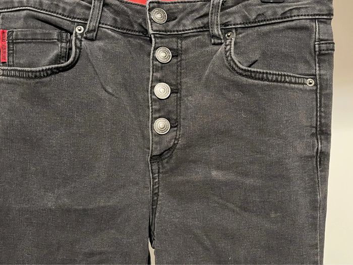 Jean taille haute Jennyfer Taille 36 - photo numéro 2