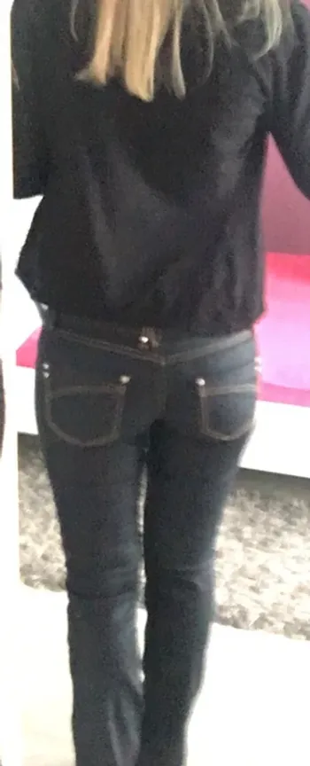 Jeans bleu foncé effet huilé Monday