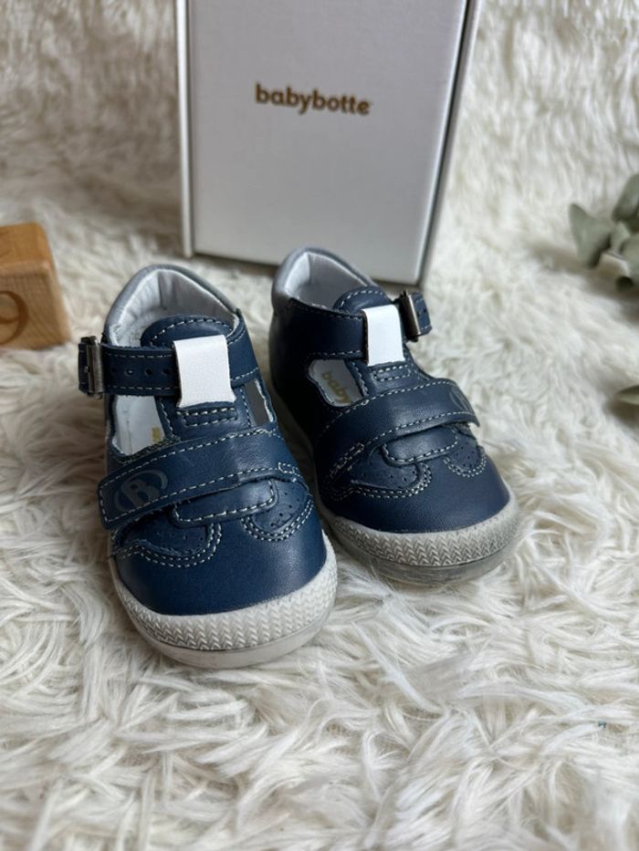 Paire de chaussures bleu Babybotte taille 19 - photo numéro 2