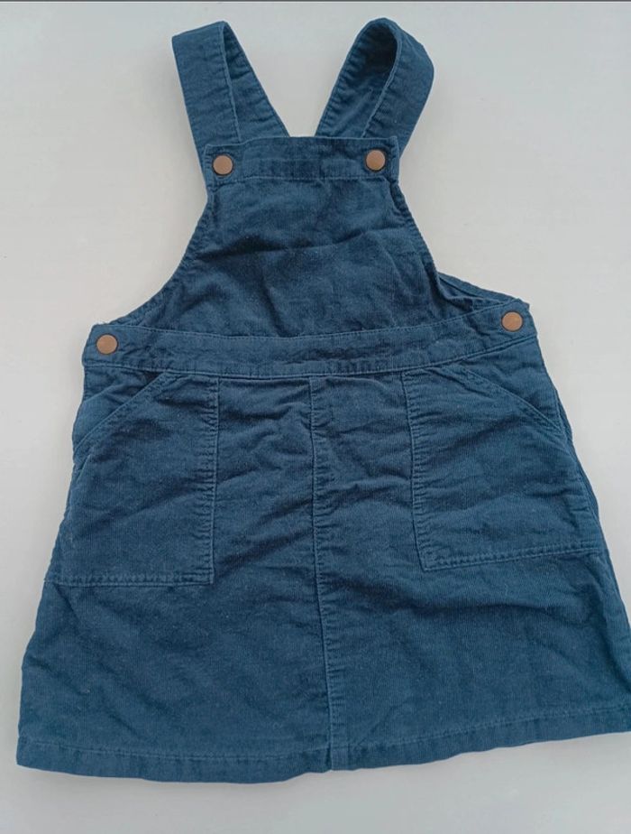 Robe salopette taille 18 mois en très bon état