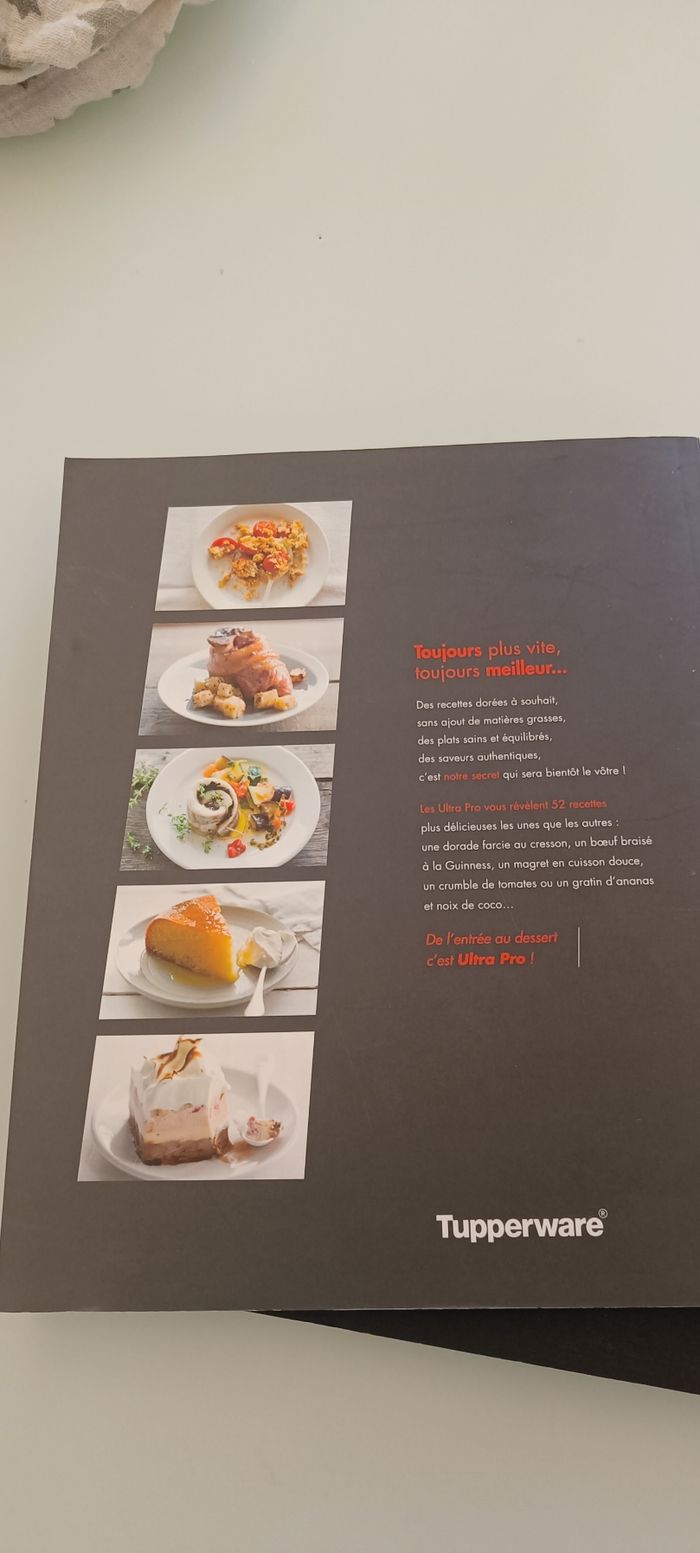 Deux livres de cuisines tupperware - photo numéro 4