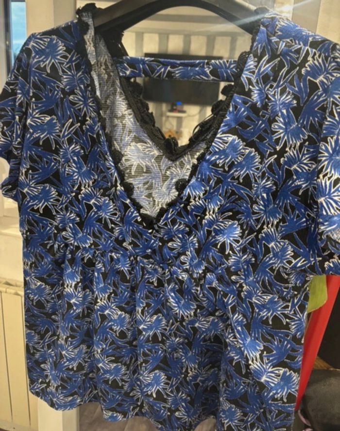 Haut femme fleuri bleu et noir XL - photo numéro 2