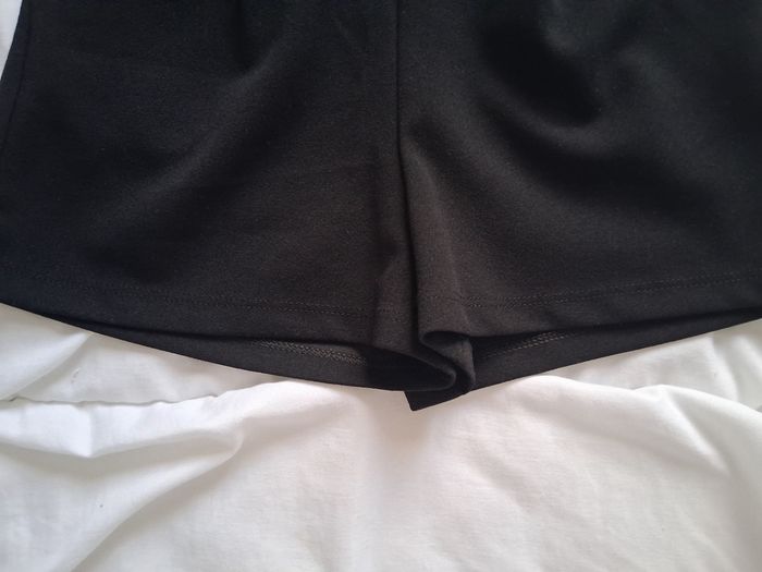 Short noir - photo numéro 2