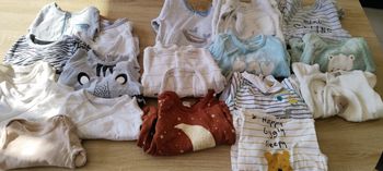 Lot vêtements bébé 1 mois
