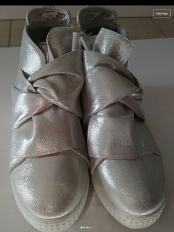 Bottines  compensé argenté avec zip taille 40 très bon état