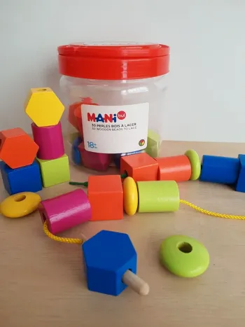 Baril de perles à lacer Oxybul