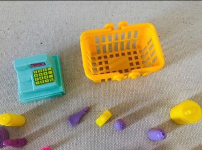 Lot de 24 accessoires barbie magasin beauté - photo numéro 4