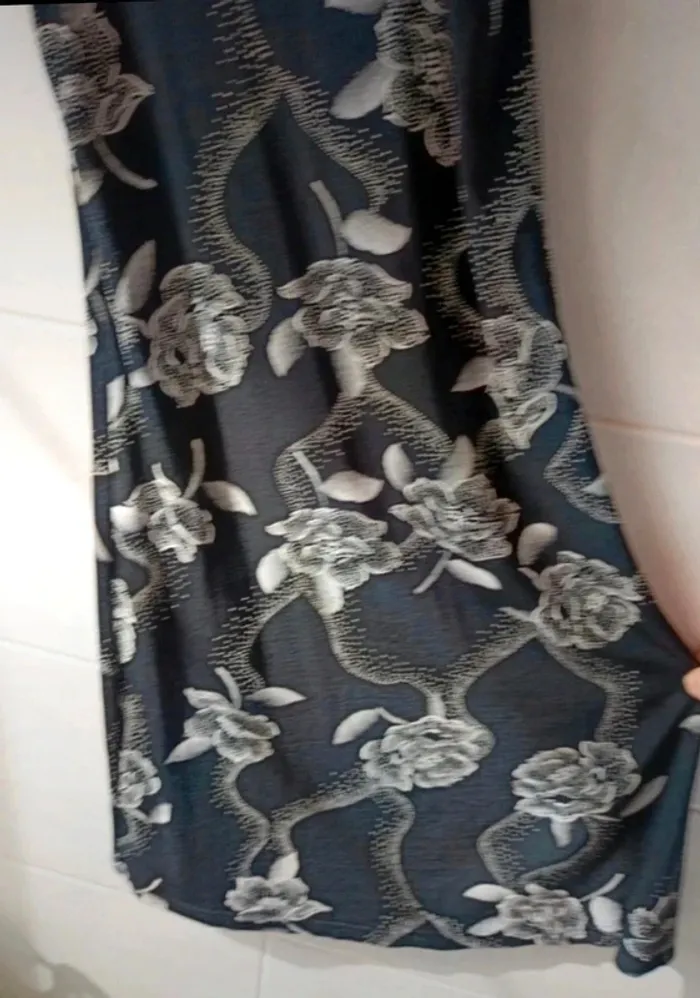 Superbe robe noire fleurs Peace and Love by Caprices de Femmes St-Tropez Paris. - photo numéro 4