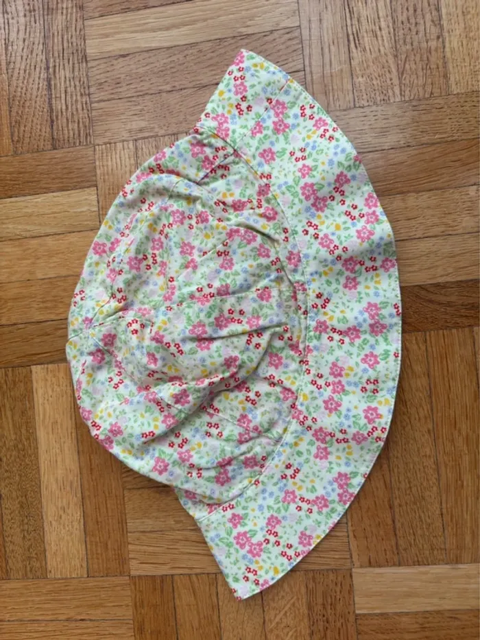 Chapeau Petit Bateau 12/18 mois parfait état