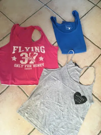 Joli lot de 3 débardeurs femme en M petit prix