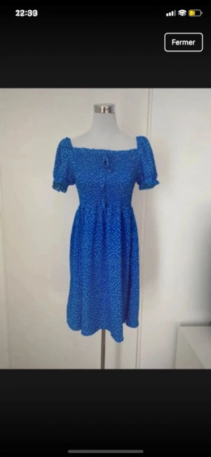 Robe bleu à pois