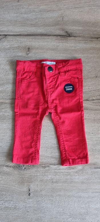 Pantalon slim 3 mois neuf