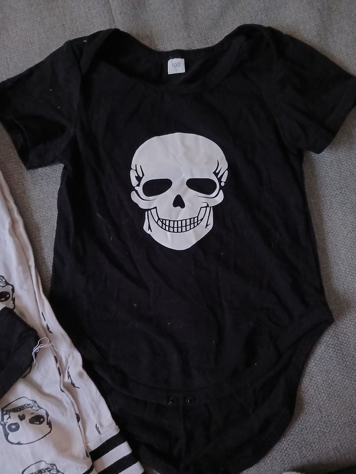 Ensemble comprenant un bodie, 2 bas, 1 bonnet 100 cm - photo numéro 2