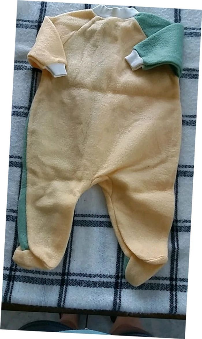 Sur pyjamas enfant taille 6 mois - photo numéro 3