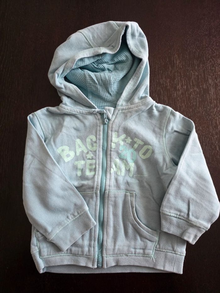 Lot de 2 vestes zippees a capuche en 18 mois - photo numéro 2