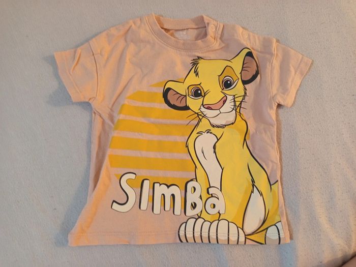 T-shirt roi lion Disney taille 12 mois