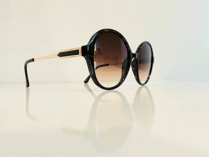 Lunette de soleil femme marron et dorée verres dégradés UV protection catégorie 3 - photo numéro 8