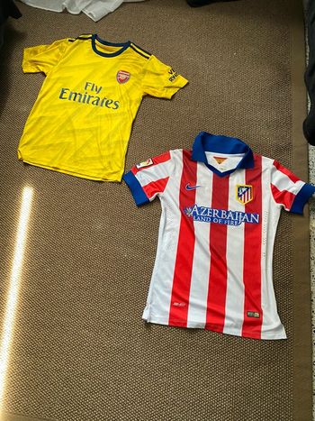 Lot de 2 t-shirt de foot