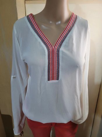 Blouse blanche, col V tressé rose, taille S