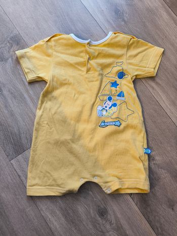 Grenouillère / body manches courtes Disney Baby 9 mois