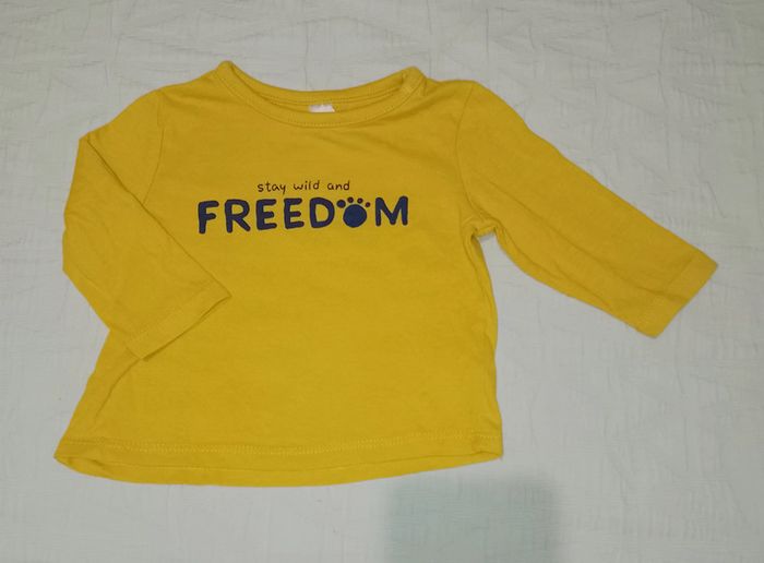 Tex haut t shirt jaune noir 3 mois