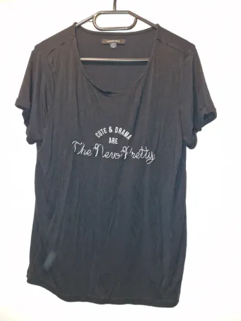 T-shirt Women Only t. L