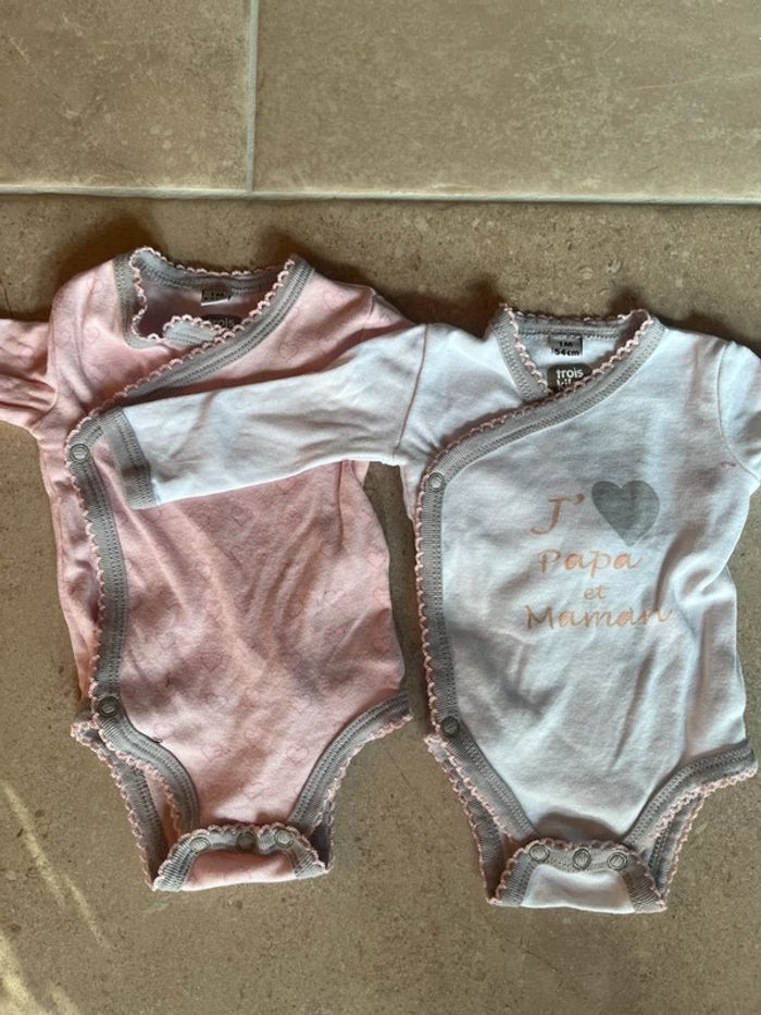 2 bodies croisés manches longues 3 kilos sept