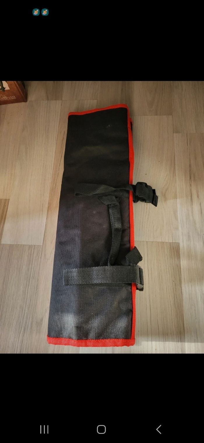 Trousse enroulable pour outils ou autres