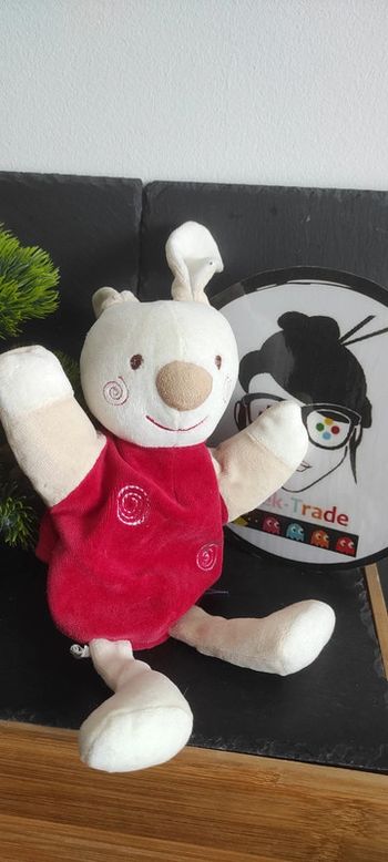 Doudou Lapin Rouge Marionnette Sucre d Orge peluche  blanc marron spirale Beige