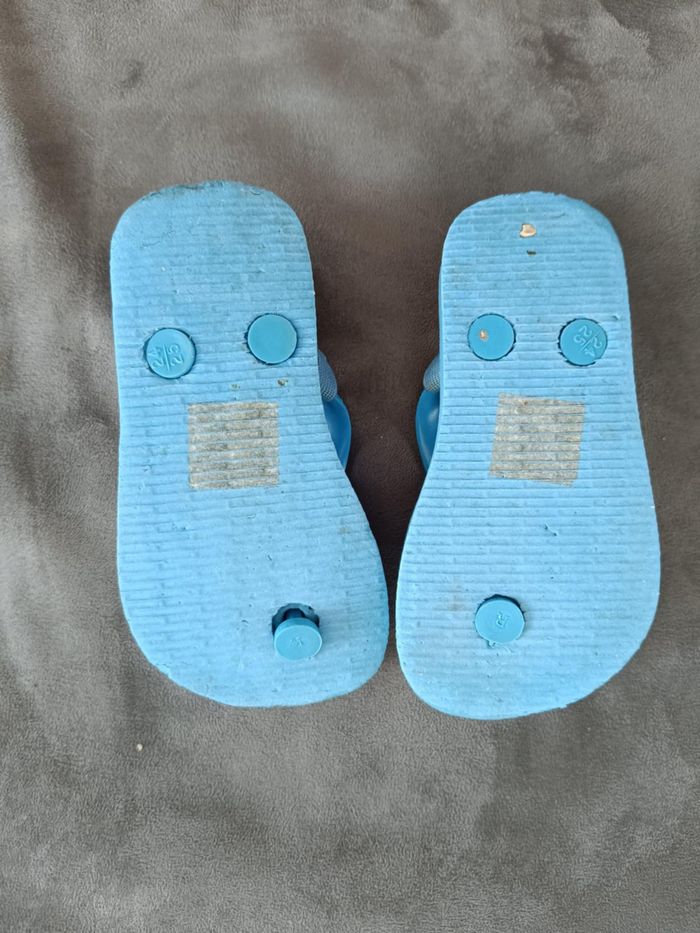 Tongs bleu clair mixte taille 24 25 - photo numéro 2