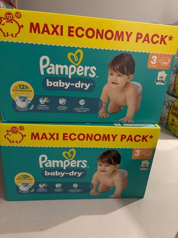 2 paquets de Pampers taille 3