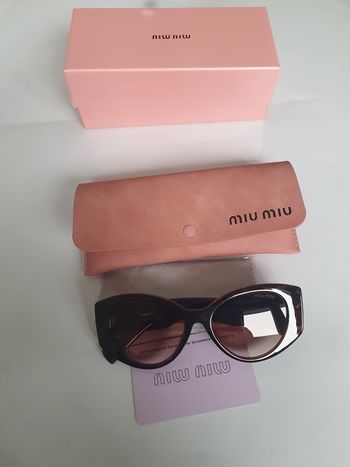 Lunettes de Soleil Miu Miu – Modèle SMU 03Ws