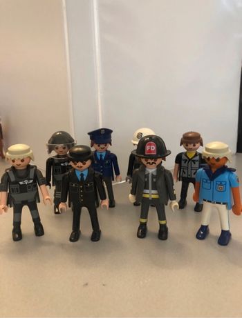 Lot de 8 figurines playmobil thème police et sécurité