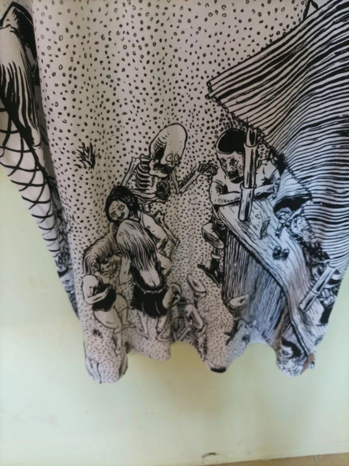 Tee shirt neuf - photo numéro 4