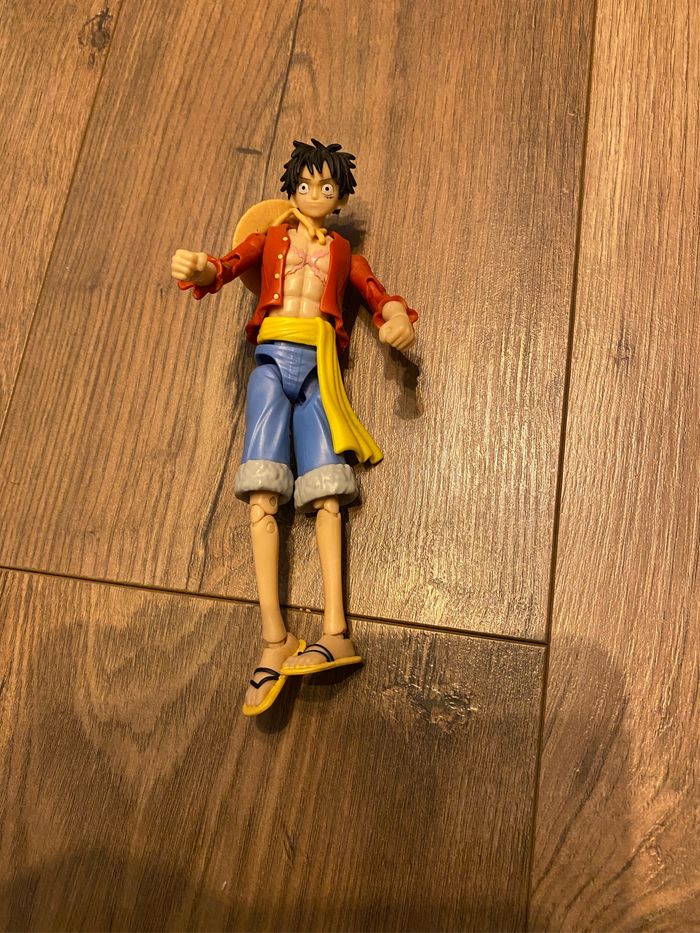 Figurine Luffy de One Piece Taille 16cm