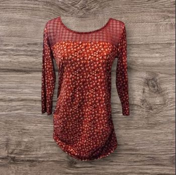 Pull maternité rouge col dentelle à noué