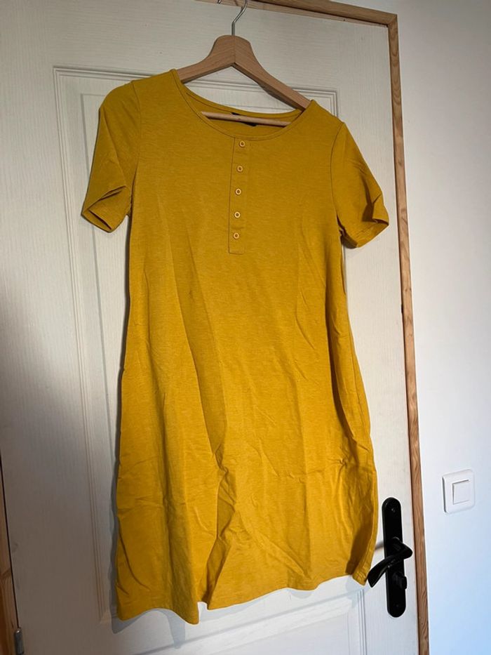 Robe moutarde